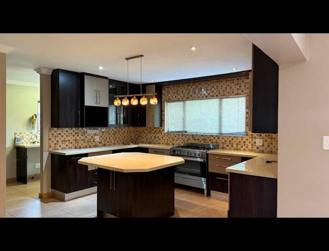 4 BEDROOM HOUSE FOR SALE IN MIDLANDS ESTATE